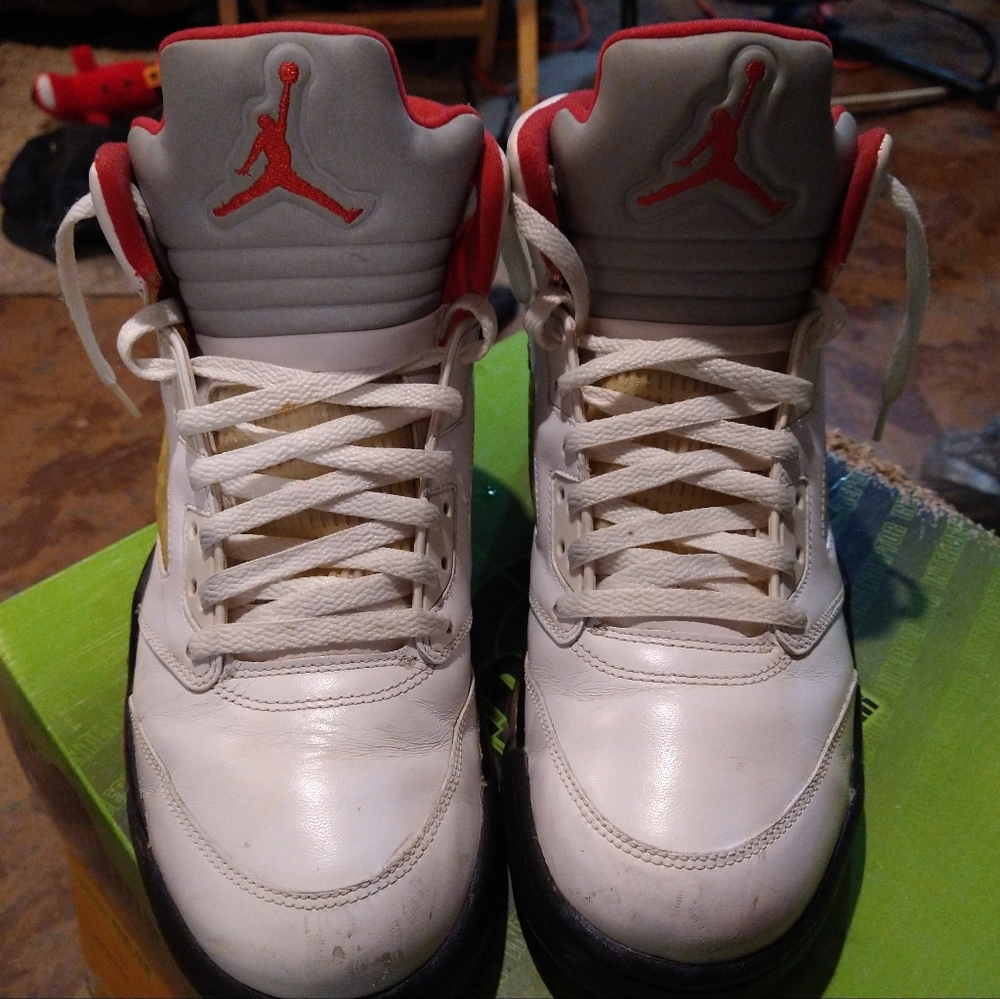 2012 Air jordan 5 retro size 11 fire red